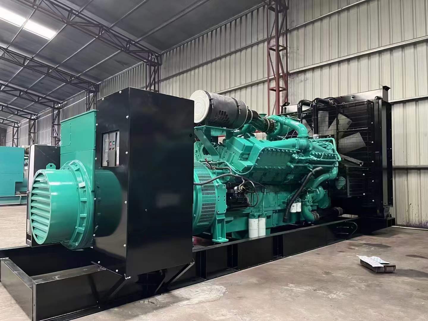 二道江如何降低 800kW 柴油发电机输出电流的波动？